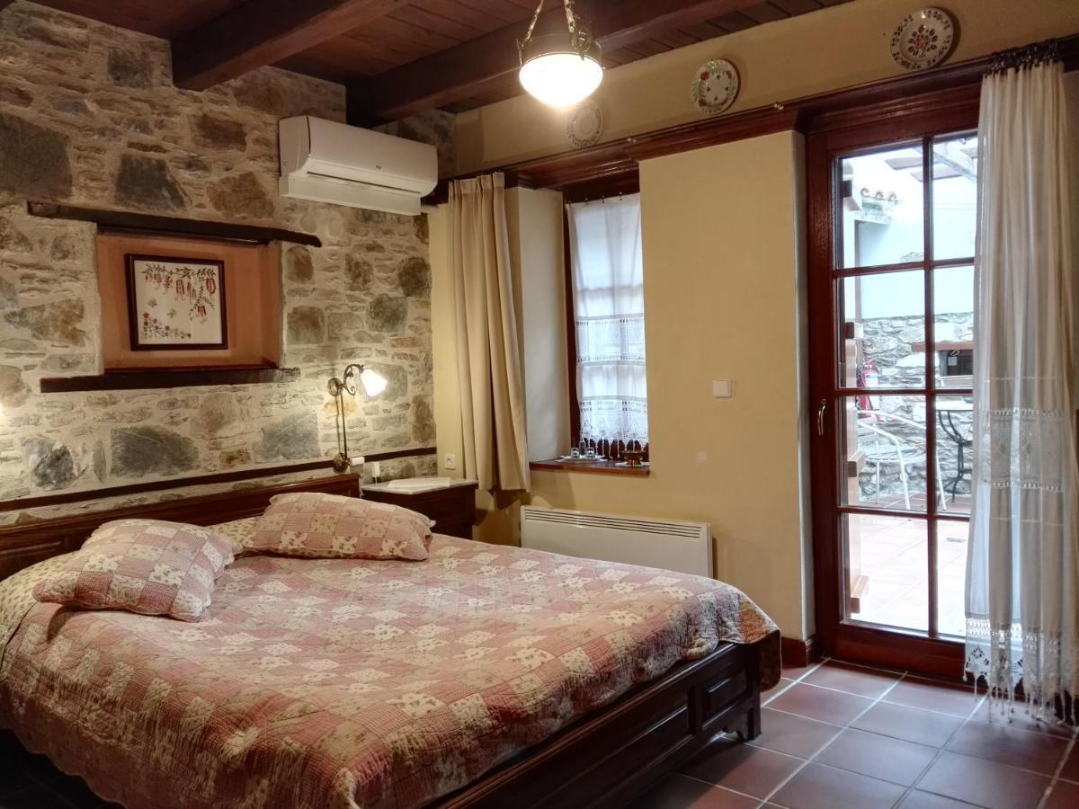 Viraggas Traditional Hotel Vrástama Екстериор снимка