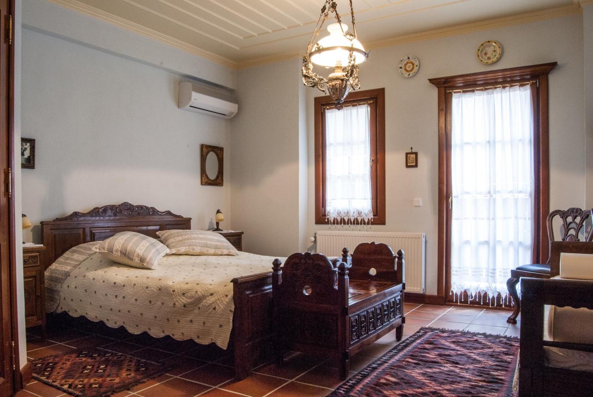Viraggas Traditional Hotel Vrástama Екстериор снимка