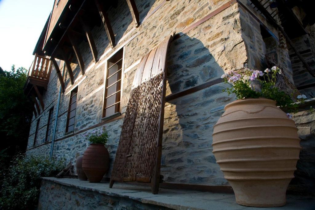 Viraggas Traditional Hotel Vrástama Екстериор снимка