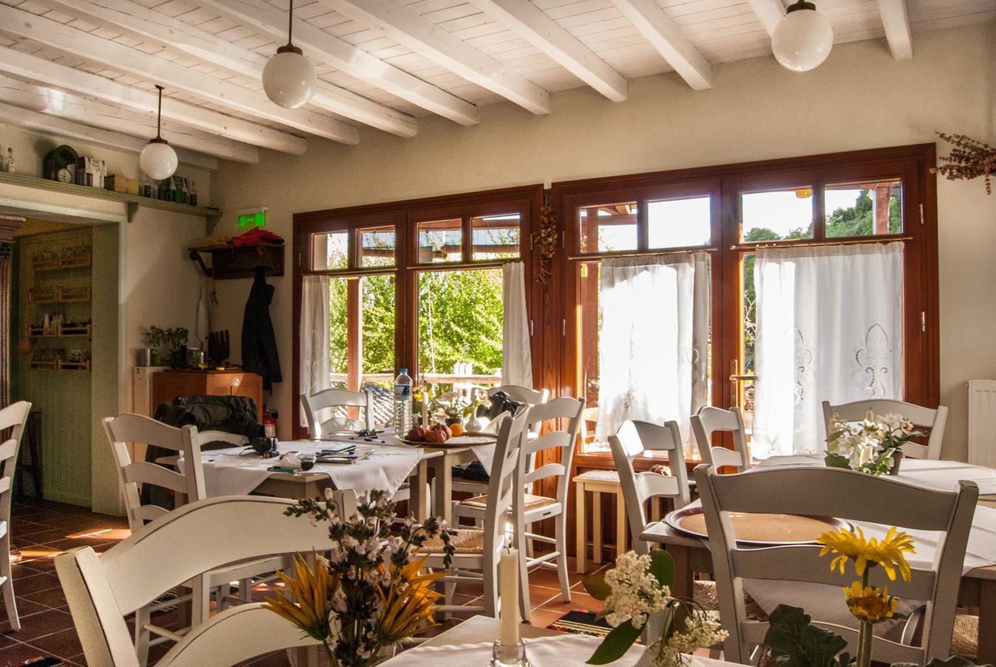 Viraggas Traditional Hotel Vrástama Екстериор снимка